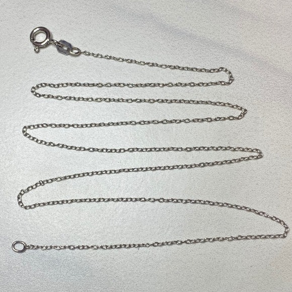 925 Sterling Silver Delicate Fine Cable Chain Necklace 18 Inches - Picture 1 of 5